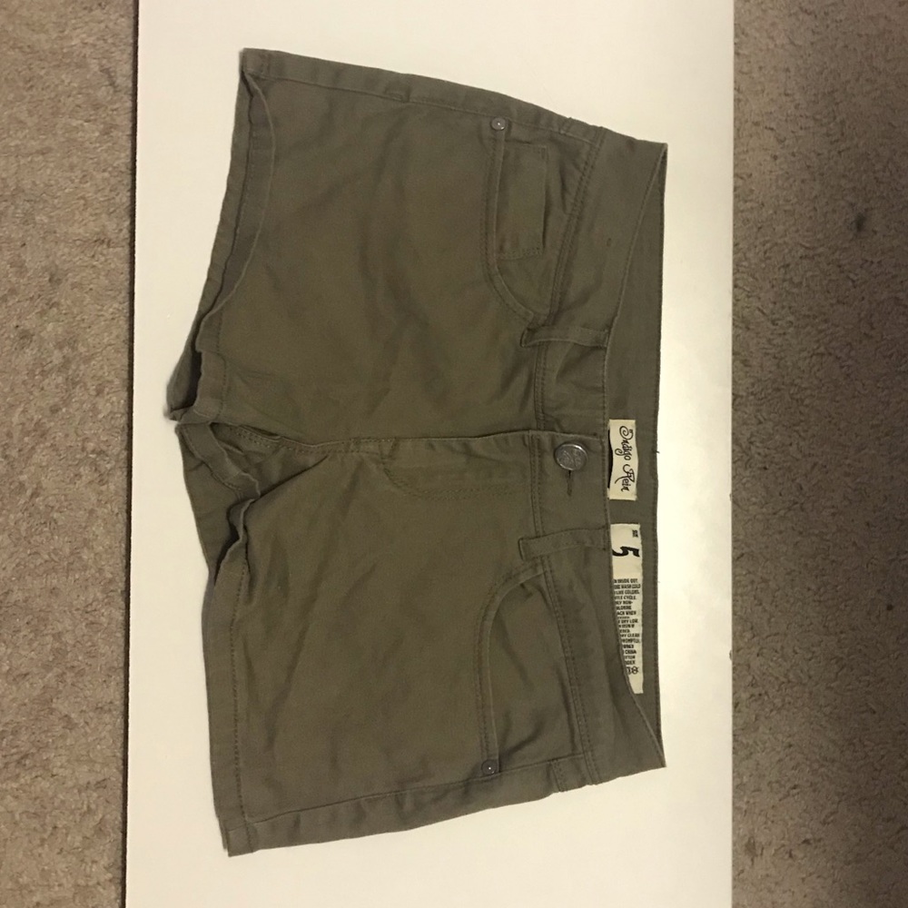 Cute green stretchy jean shorts